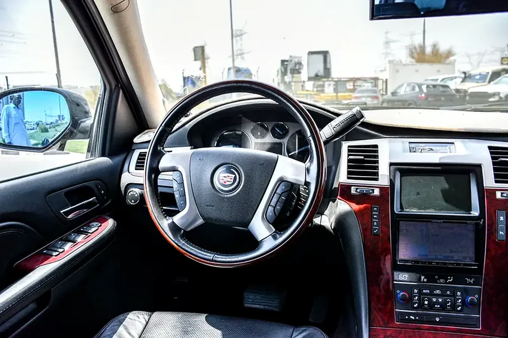 2008- CADILLAC ESCALADE - SUPER CLEAN - ONLY 153,000 KM - Image 14