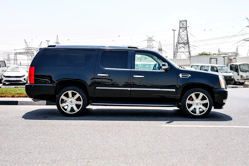 2008- CADILLAC ESCALADE - SUPER CLEAN - ONLY 153,000 KM - Image 4