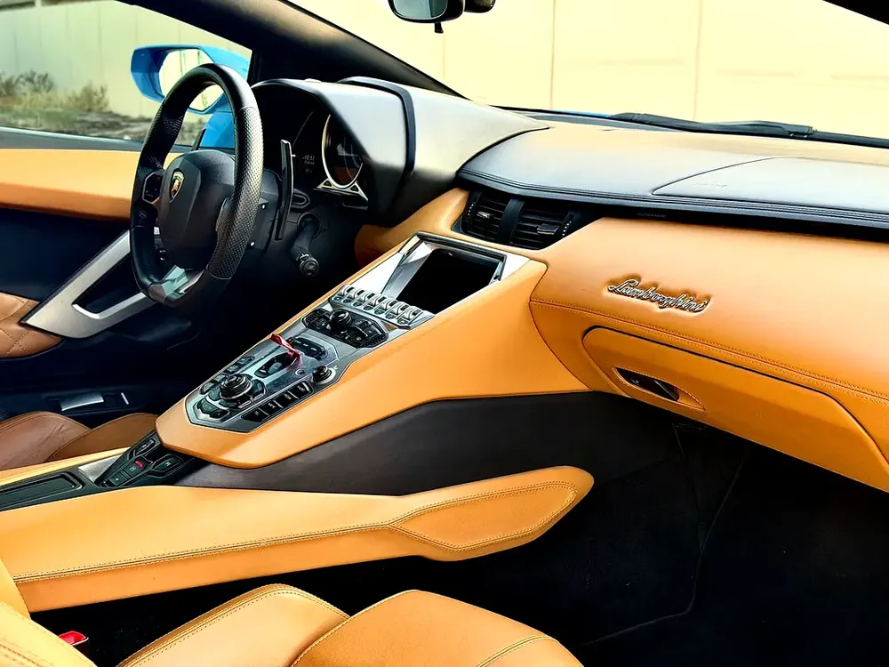 Lamborghini Aventador ( GCC Specs ) - Image 13