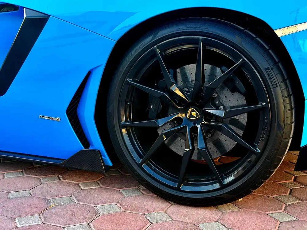Lamborghini Aventador ( GCC Specs ) - Image 19