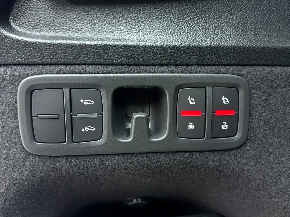 SQ7 PROGRESS S 4.0 TFSI QUATTRO | Warranty | Service - Image 20