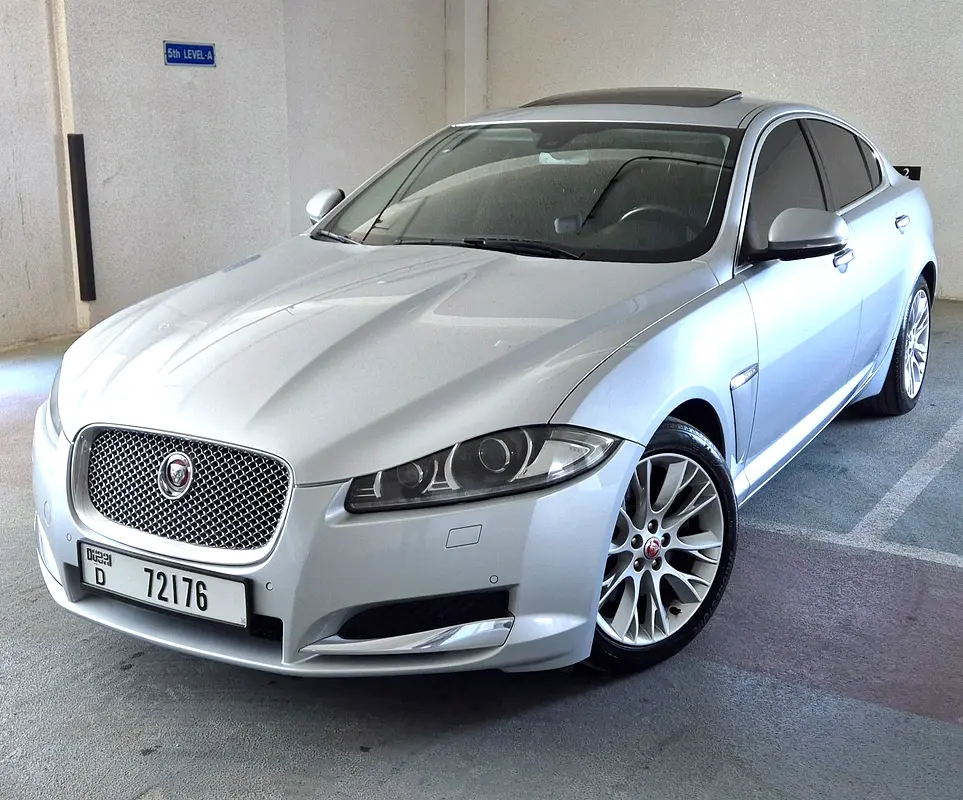 BEST EXAMPLE!!! 2015 JAGUAR XF GCC, AGENCY HISTORY !!! - Image 18