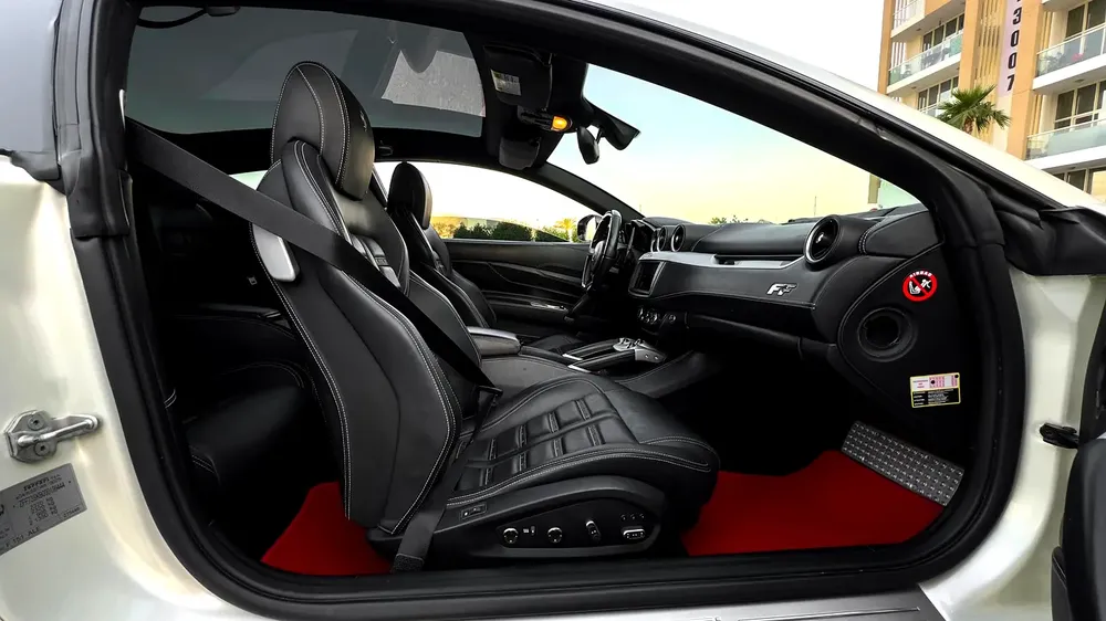 Ferrari FF GCC Specs - Service History - Image 15