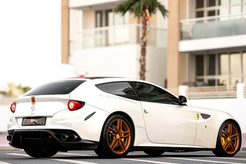 Ferrari FF GCC Specs - Service History - Image 4