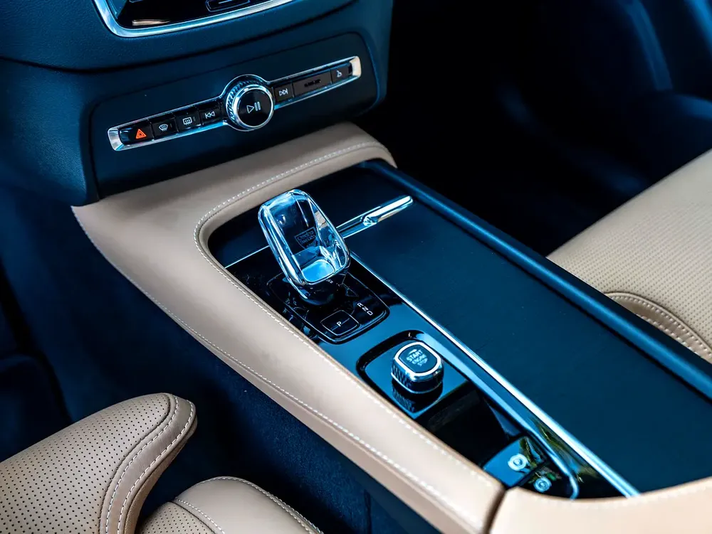0% DOWN PAYMENT | THE MAY ADVANTAGE | FAMILY SUV | ZERO WAITLIST | XC90 ULTIMATE BRIGHT | WARRANTY - Image 10