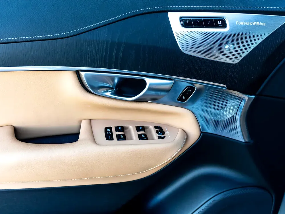 0% DOWN PAYMENT | THE MAY ADVANTAGE | FAMILY SUV | ZERO WAITLIST | XC90 ULTIMATE BRIGHT | WARRANTY - Image 12