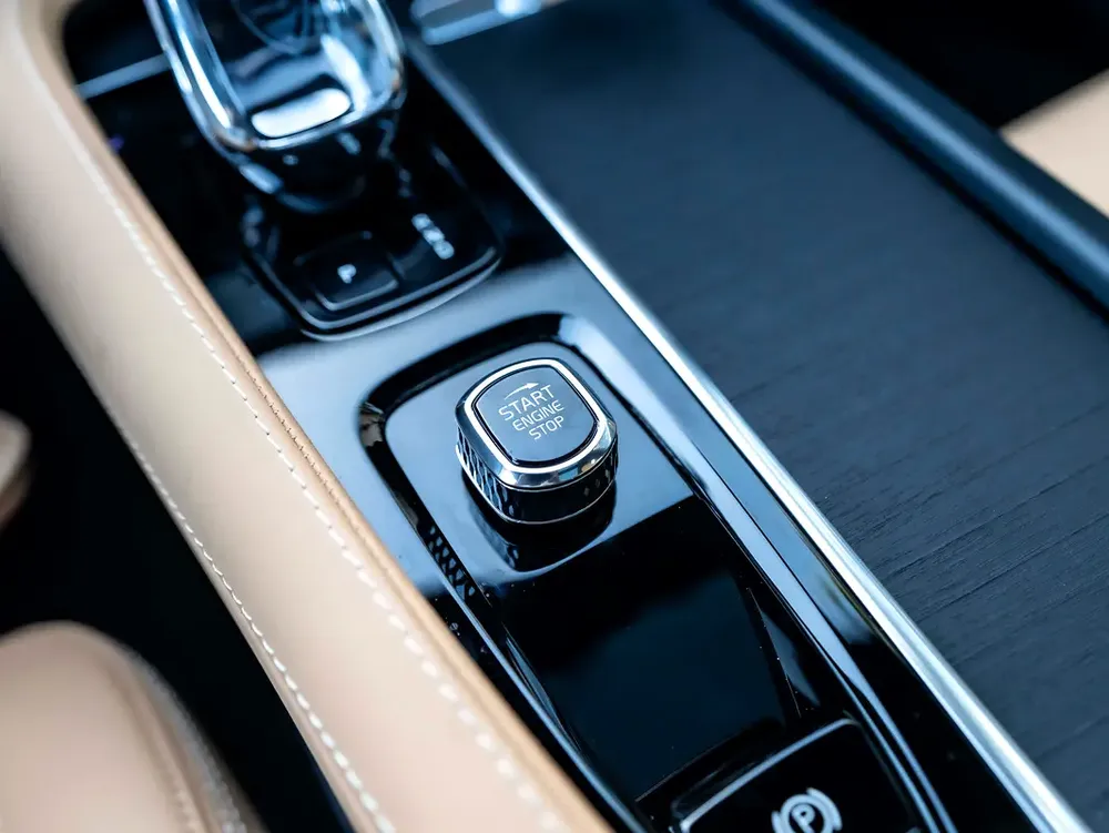 0% DOWN PAYMENT | THE MAY ADVANTAGE | FAMILY SUV | ZERO WAITLIST | XC90 ULTIMATE BRIGHT | WARRANTY - Image 16