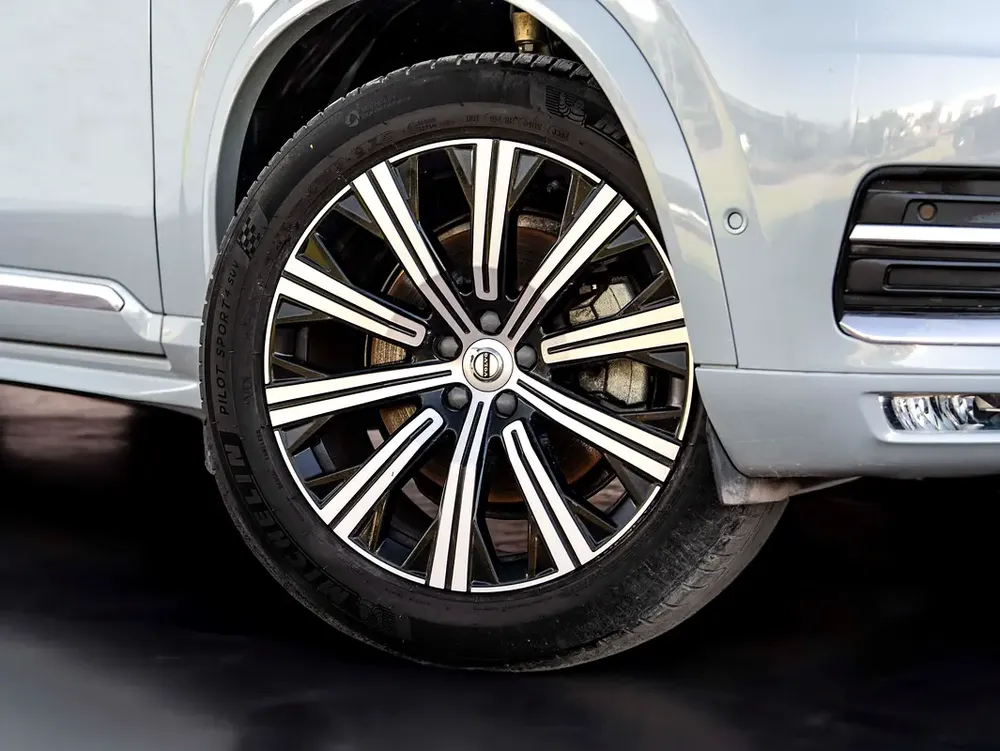 0% DOWN PAYMENT | THE MAY ADVANTAGE | FAMILY SUV | ZERO WAITLIST | XC90 ULTIMATE BRIGHT | WARRANTY - Image 5