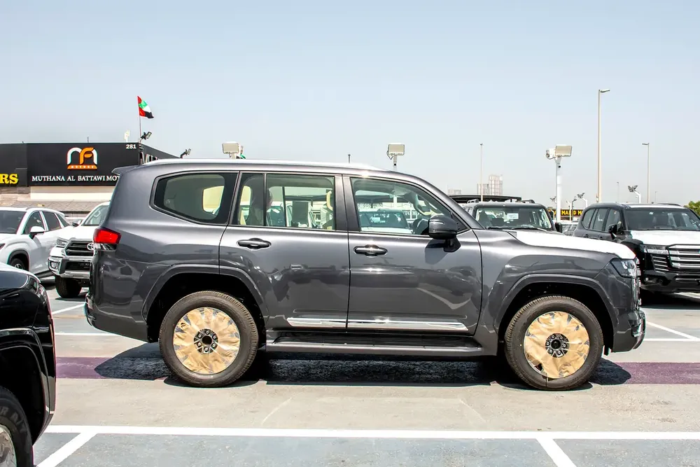 Toyota Land Cruiser GXR 2026 - GCC Specs - Brand New! - Image 8
