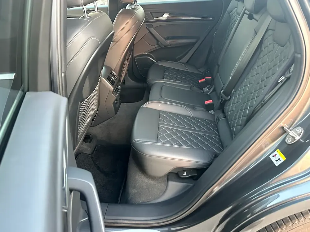 Pristine 2022 Audi SQ5 3.0 TFSI quattro S tronic - Japanese Specs - Image 8