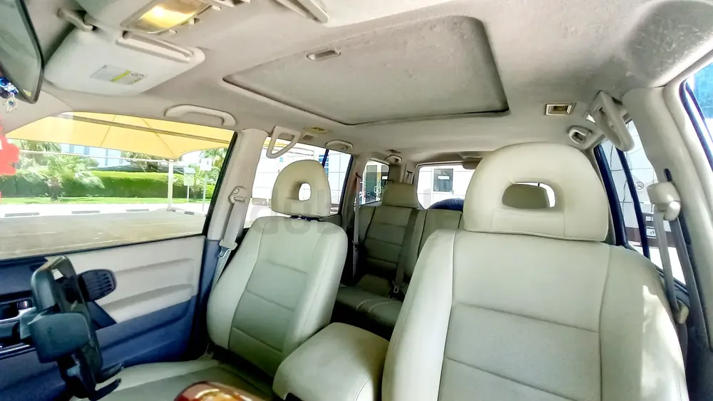 Pearl White Mitsubishi Pajero 2006 Full Options | GCC Specs (Great Condition) - Image 12