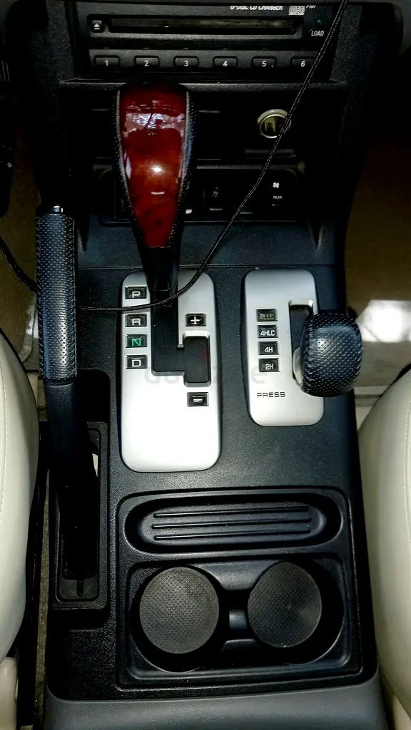Pearl White Mitsubishi Pajero 2006 Full Options | GCC Specs (Great Condition) - Image 17