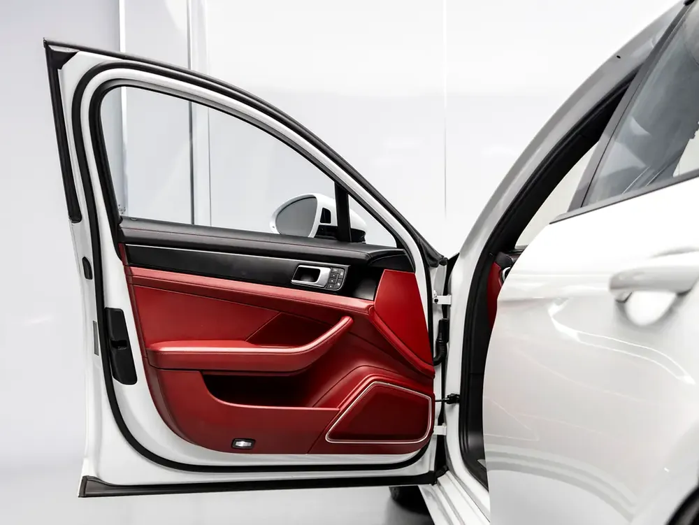 SUMMER STARTS NOW | EXCLUSIVE DEAL BY BLACKLINE, February 2027 Porsche Warranty, GCC - Image 7