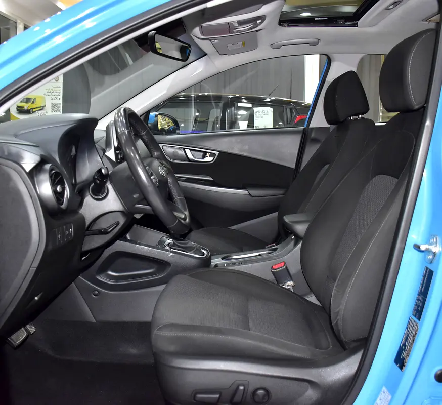 BIG TIME OFFER FOR 3 DAYS! CASH ONLY! Hyundai Kona 2.0L ( 2023 Model ) in Blue Color GCC Specs - Image 10