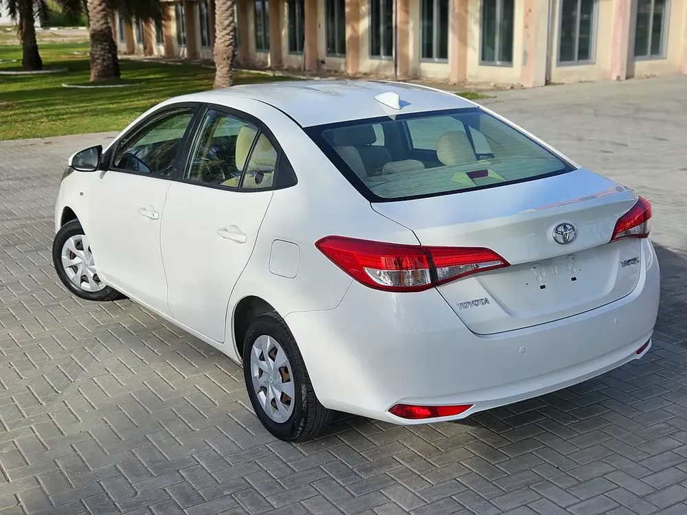 Toyota Yaris 2022 SE GCC MID Premium Condition Single Hand Driven Family Car - Image 15