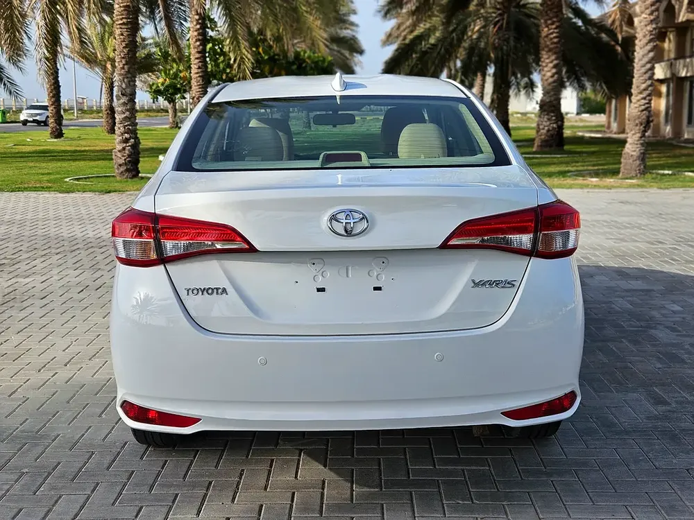 Toyota Yaris 2022 SE GCC MID Premium Condition Single Hand Driven Family Car - Image 17