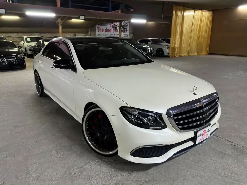 MERCEDES E-CLASS E400 2017 3.5L | BURMESTER SOUND SYSTEM | CARBON INTERIOR | DRIVING ASSISTANCE PACK - Image 7