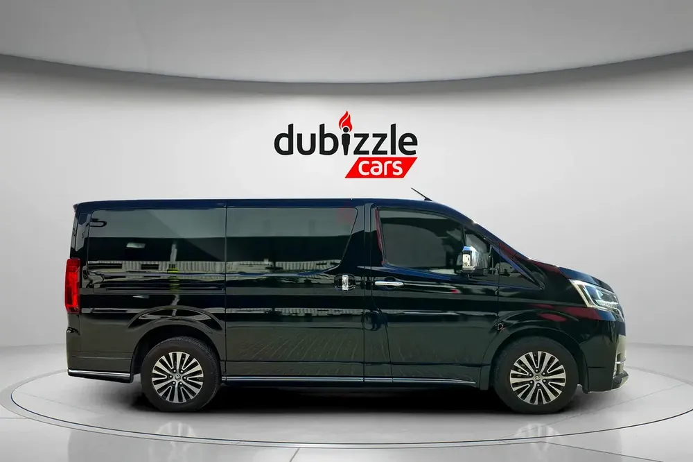 AED 2112/month | 2023 Toyota Granvia  | GCC Specs | Ref#461411 - Image 4