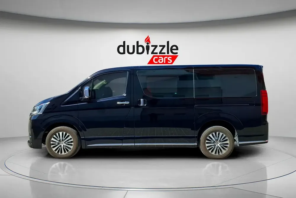 AED 2112/month | 2023 Toyota Granvia  | GCC Specs | Ref#461411 - Image 5