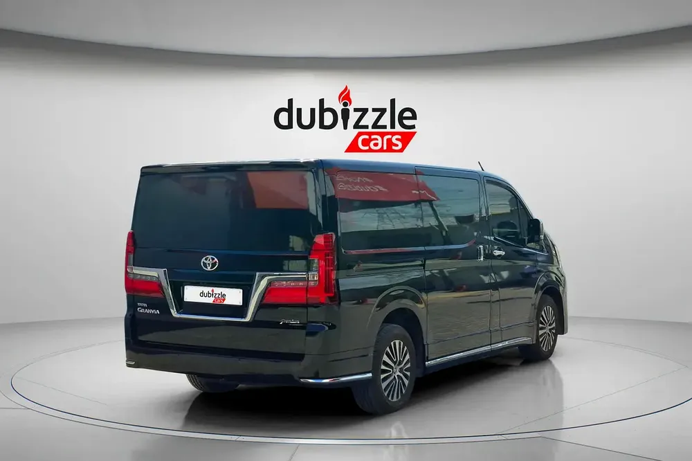 AED 2112/month | 2023 Toyota Granvia  | GCC Specs | Ref#461411 - Image 6