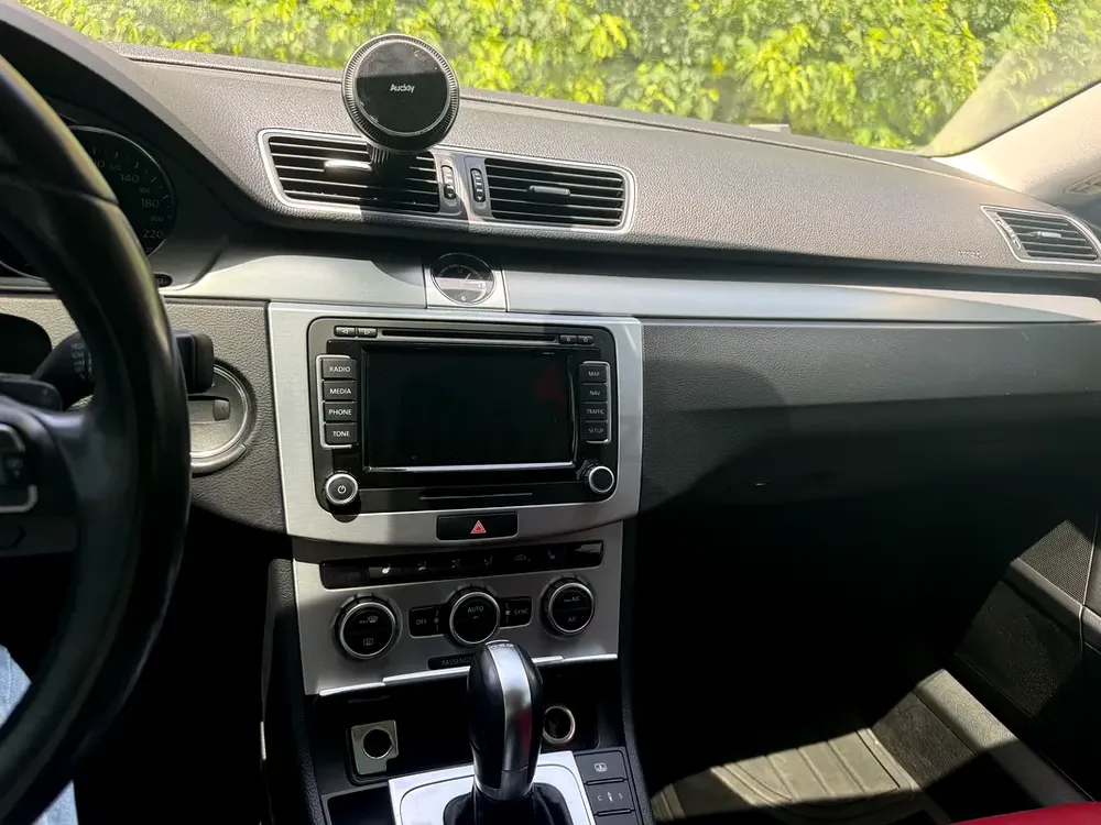 Volkswagen CC Sport 2015 - GCC Specs - Excellent Condition - Image 9