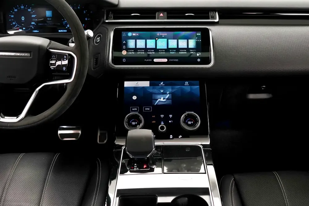 2022 RANGE ROVER VELAR SE P250 R DYNAMIC / 20 INCH / PANORAMIC ROOF /  LOW MILEAGE - Image 11