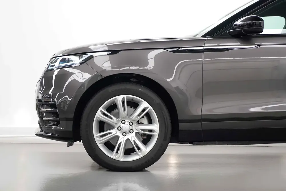2022 RANGE ROVER VELAR SE P250 R DYNAMIC / 20 INCH / PANORAMIC ROOF /  LOW MILEAGE - Image 6
