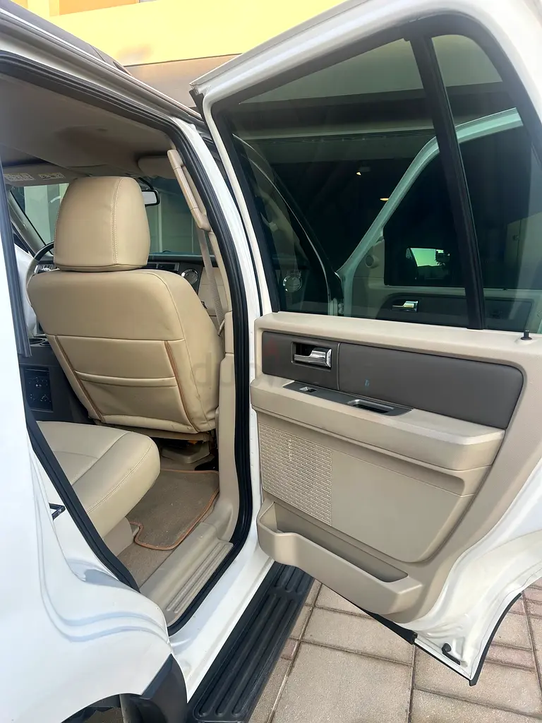 Ford Expedition XL 2014 GCC Specs - Well Maintained - Image 12