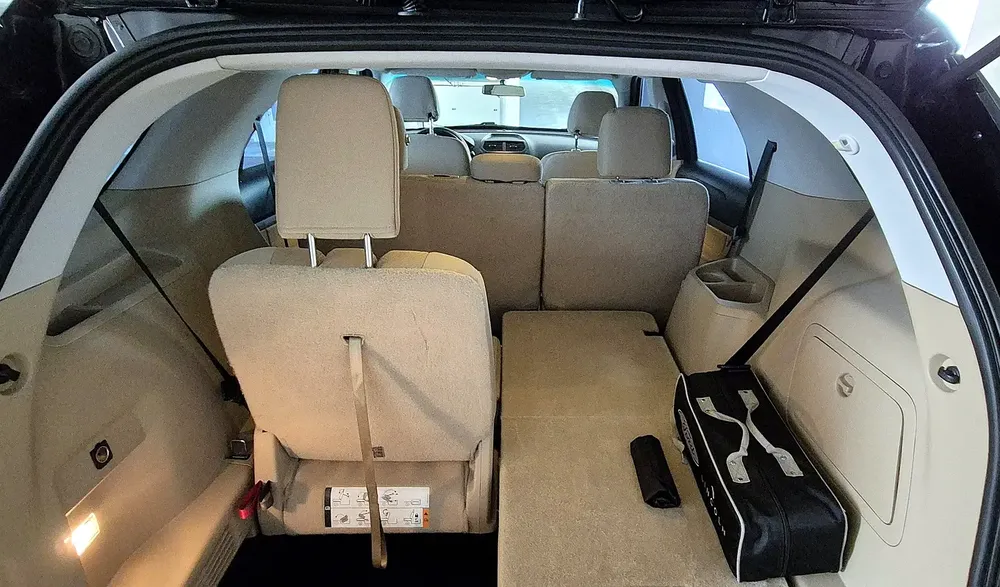 AGENCY MAINTAINED FORD EXPLORER V6 4WD GCC !!! - Image 14