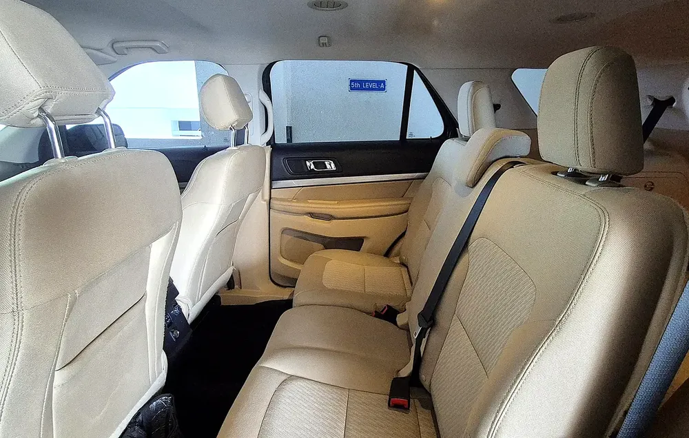 AGENCY MAINTAINED FORD EXPLORER V6 4WD GCC !!! - Image 20