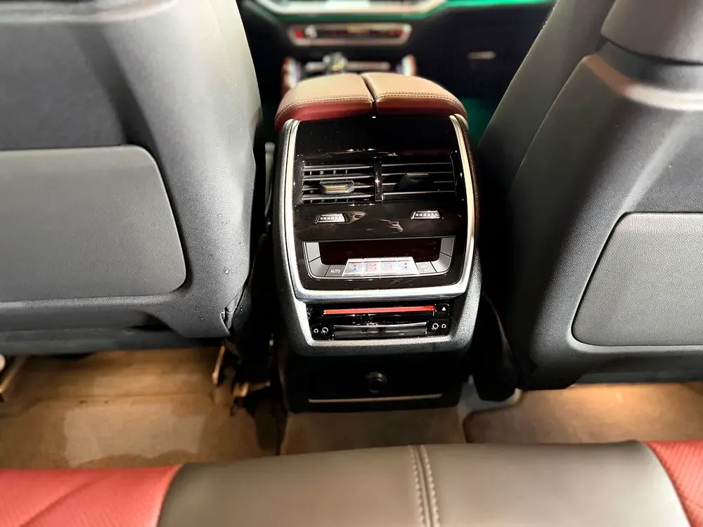 2023 BMW X6 xDrive40i M Sport Kit- GCC Specs Service Contract and Warranty till 100K/2028 AGMC - Image 11