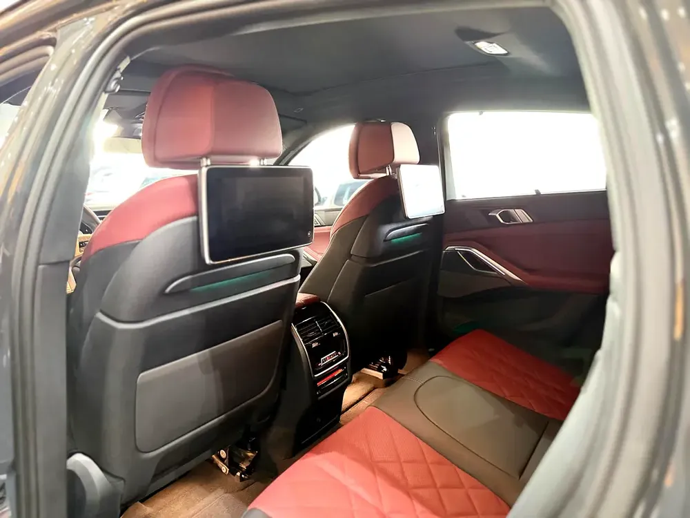 2023 BMW X6 xDrive40i M Sport Kit- GCC Specs Service Contract and Warranty till 100K/2028 AGMC - Image 4