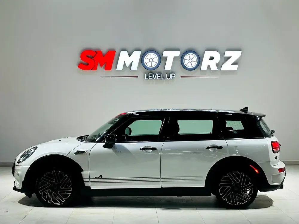 MINI COOPER S CLUBMAN 1 OF 19/69 FINAL EDITION 2024 MODEL YEAR WITH ONE YEAR WARRANTY - Image 5