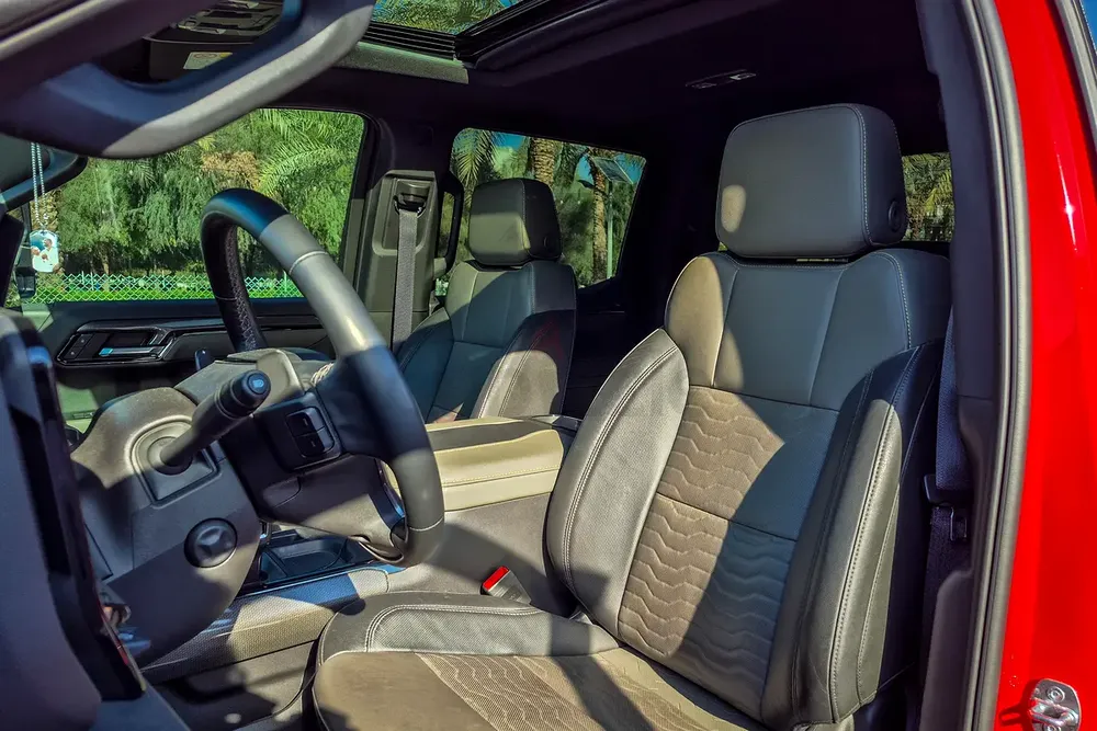 AED 3024/month | 2023 Chevrolet Silverado ZR2 | GCC Specs | Ref#419047 - Image 12