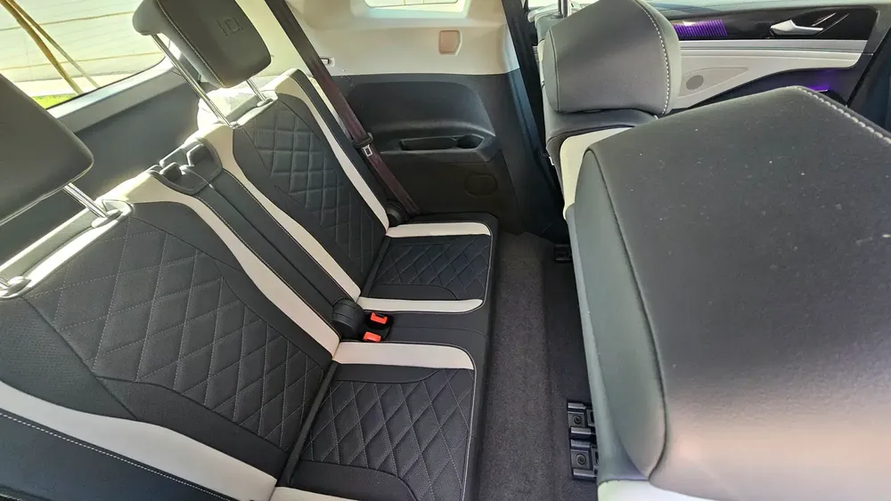 Volkswagen ID.6 Pro 2021 - 7 seater Electric SUV under Warranty and srv. Contract - Image 8