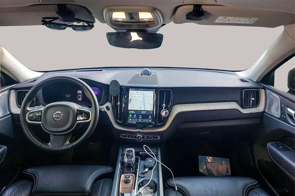 AED 2128/month | 2022 Volvo XC60 T5 R Design Plus | GCC Specs | Ref#453837 - Image 10
