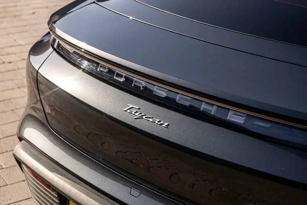 Porsche Taycan 2024 GCC | Battery Warranty - Image 5