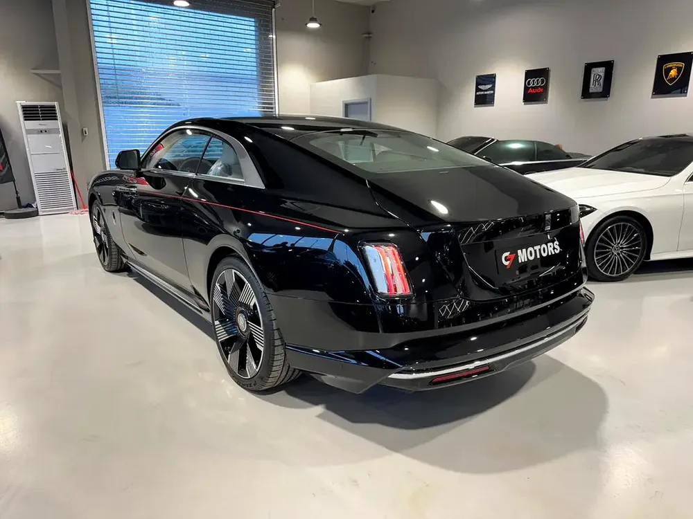 Rolls-Royce Spectre | 2024 | GCC I under agency warranty I Ultra Luxury Electric Coupe - Image 6