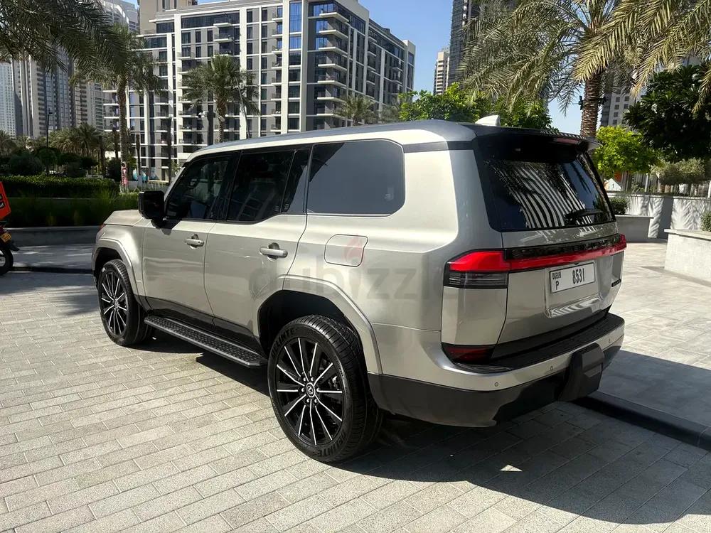 Lexus GX 550 Premium Plus 2024 - Brand New - American Specs - Image 6