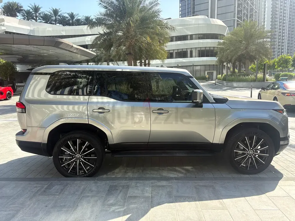 Lexus GX 550 Premium Plus 2024 - Brand New - American Specs - Image 7