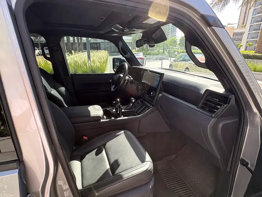 Lexus GX 550 Premium Plus 2024 - Brand New - American Specs - Image 9
