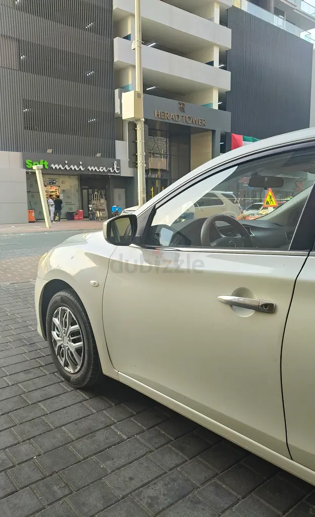 Nissan Sentra | GCC Specs | Clean Car | Urgent Sale | Good Price - Image 6