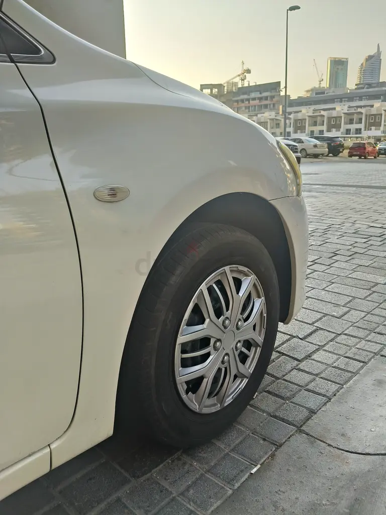 Nissan Sentra | GCC Specs | Clean Car | Urgent Sale | Good Price - Image 7