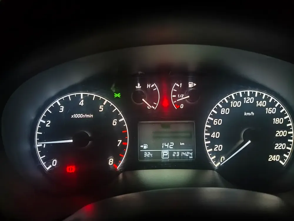 Nissan Sentra | GCC Specs | Clean Car | Urgent Sale | Good Price - Image 9