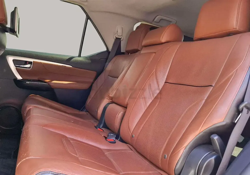 AED 1807/month | 2017 Toyota Fortuner  | GCC Specs | Ref#450391 - Image 12