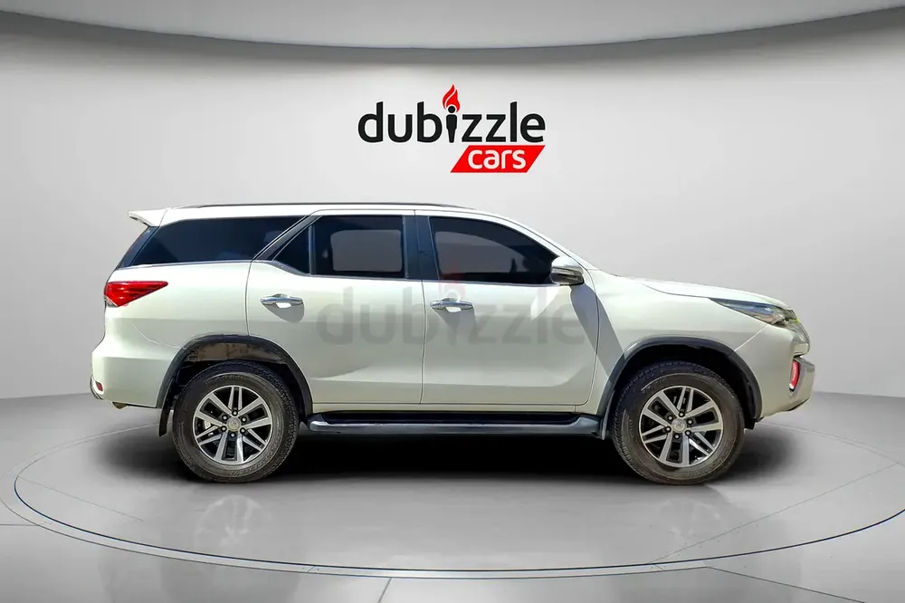 AED 1807/month | 2017 Toyota Fortuner  | GCC Specs | Ref#450391 - Image 4