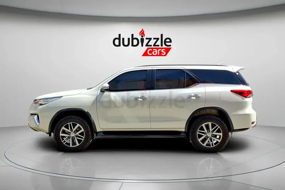 AED 1807/month | 2017 Toyota Fortuner  | GCC Specs | Ref#450391 - Image 5