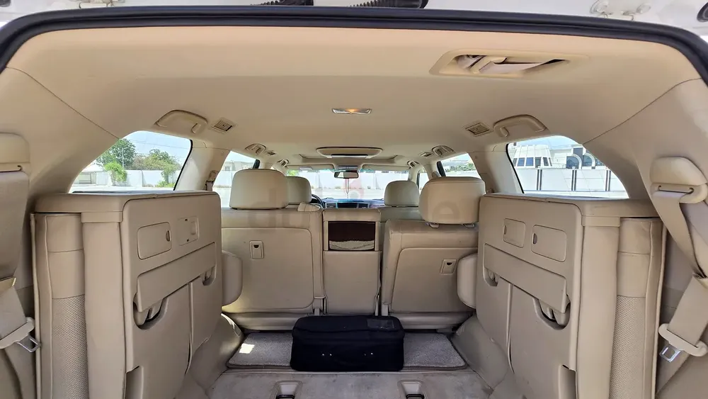 Lexus LX 570 2010 | GCC Specs | Pristine Condition - Image 10