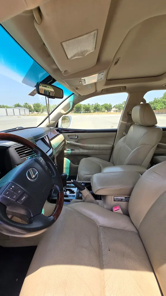 Lexus LX 570 2010 | GCC Specs | Pristine Condition - Image 11