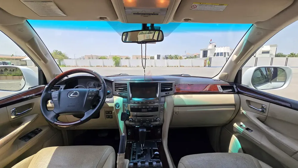 Lexus LX 570 2010 | GCC Specs | Pristine Condition - Image 20